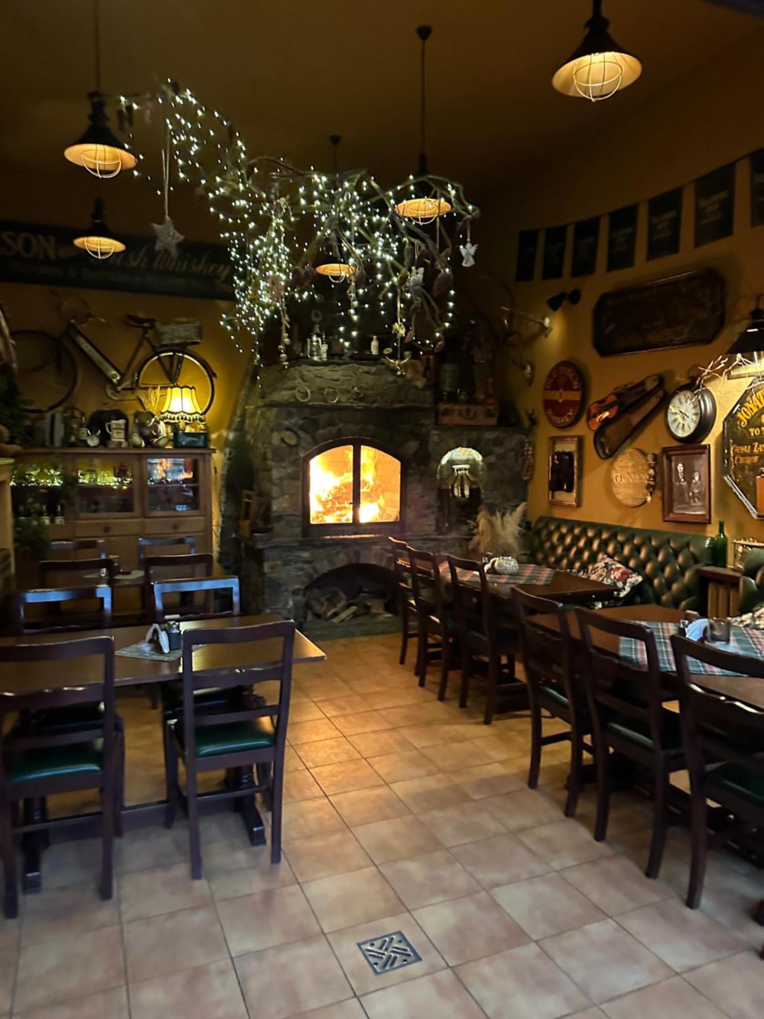 Shoemaker Irish Pub & Accommodation Κίελτσε Εξωτερικό φωτογραφία