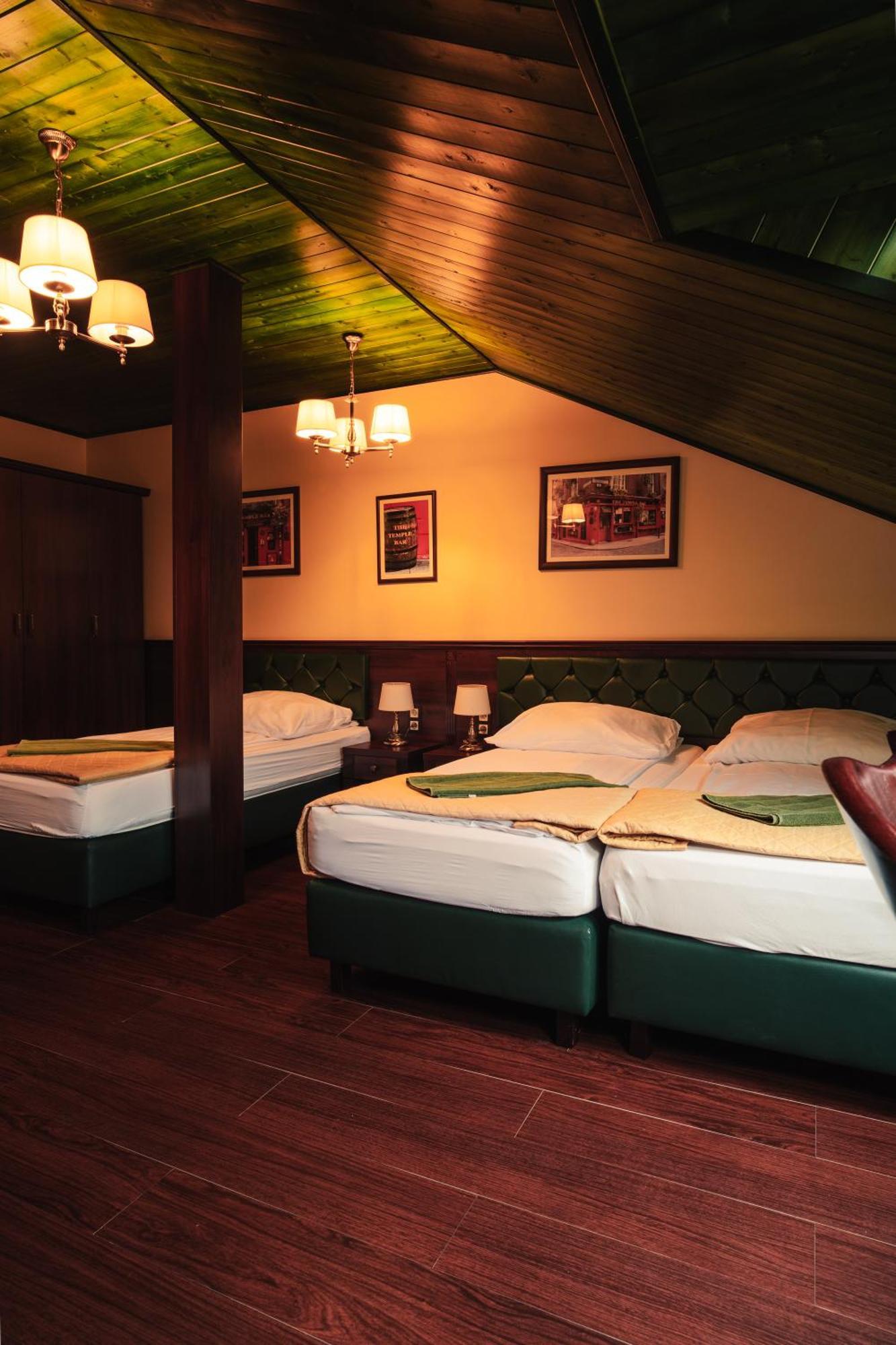 Shoemaker Irish Pub & Accommodation Κίελτσε Εξωτερικό φωτογραφία