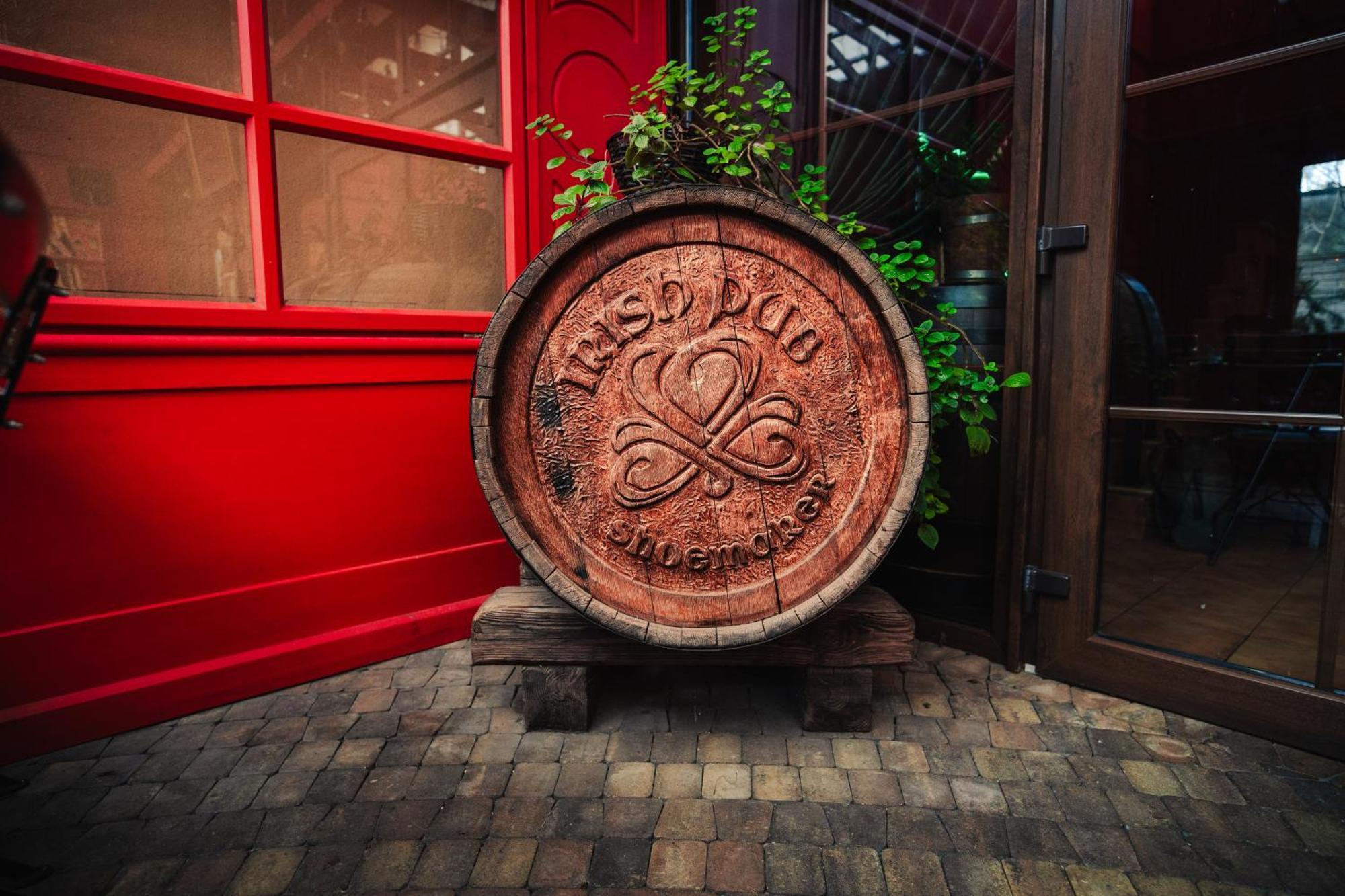 Shoemaker Irish Pub & Accommodation Κίελτσε Εξωτερικό φωτογραφία